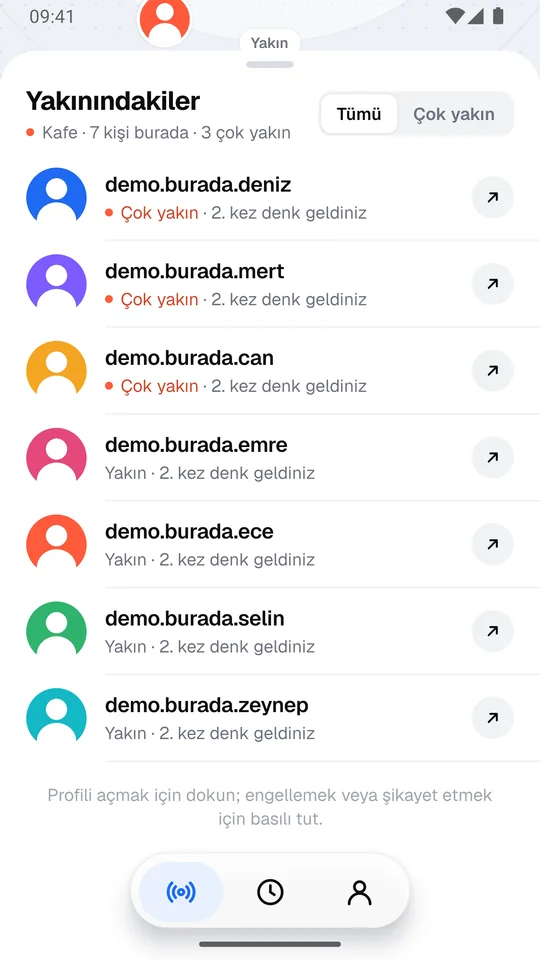 Yakındakiler listesi: demo kullanıcı adları ve yer tutucu fotoğraflar